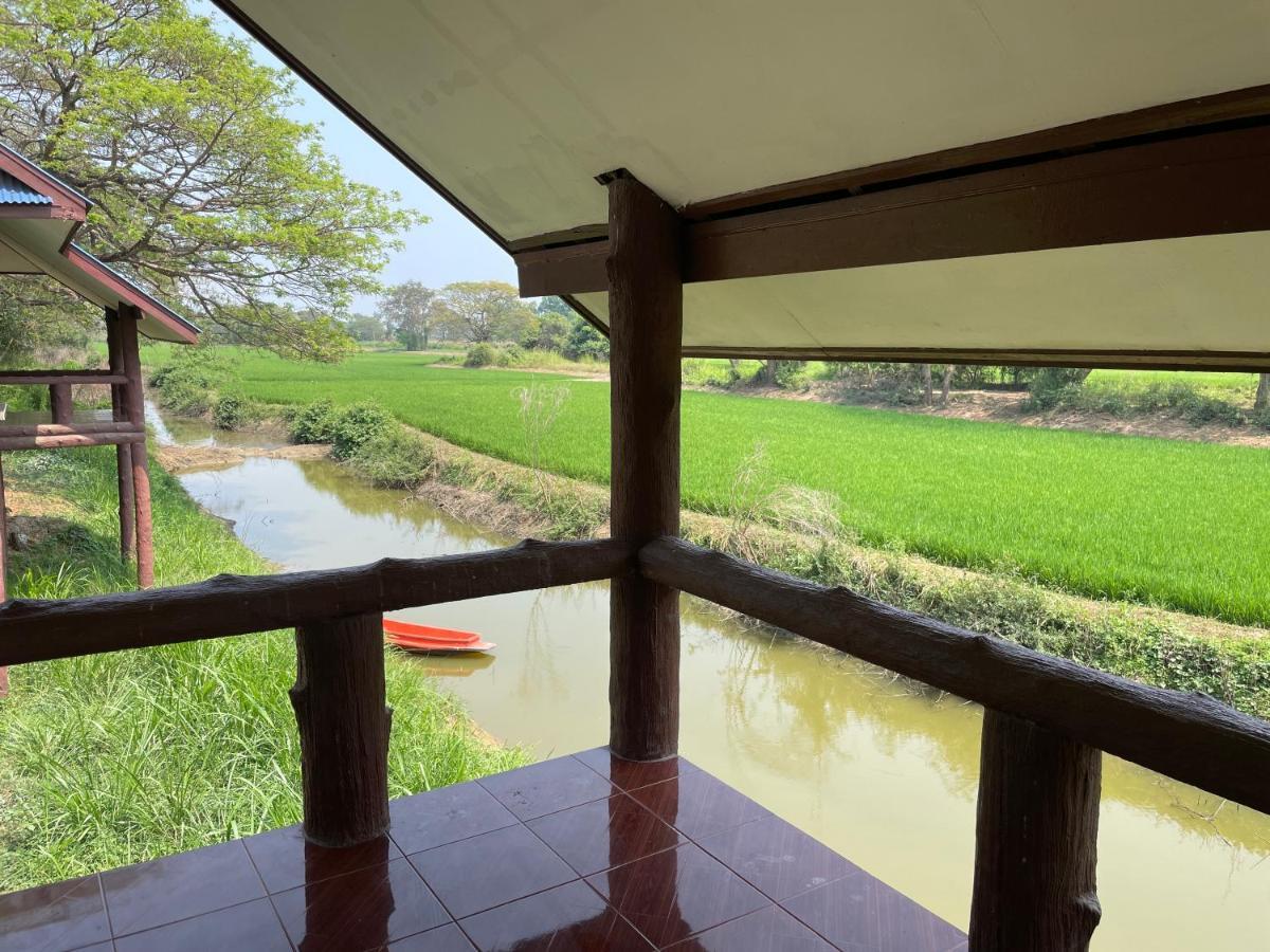 Rain Tree Cafe & Homestay *