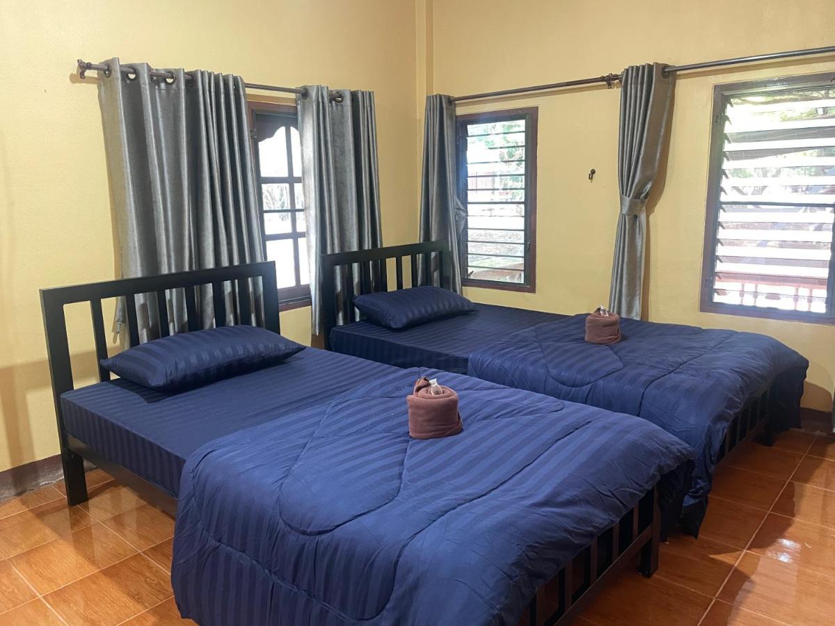 Accommodatie bij particulieren Rain Tree Cafe & Uthai Thani
